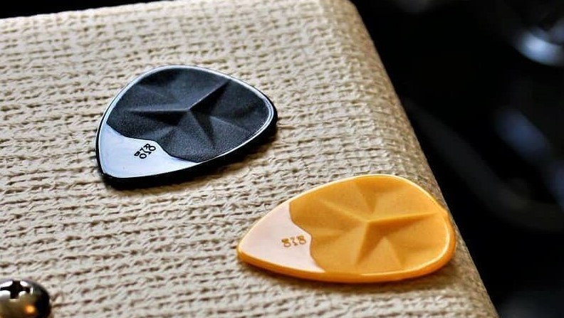 picks to get warm sound from your guitar